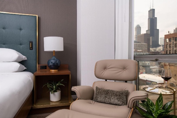 Le Méridien Essex Chicago image 4